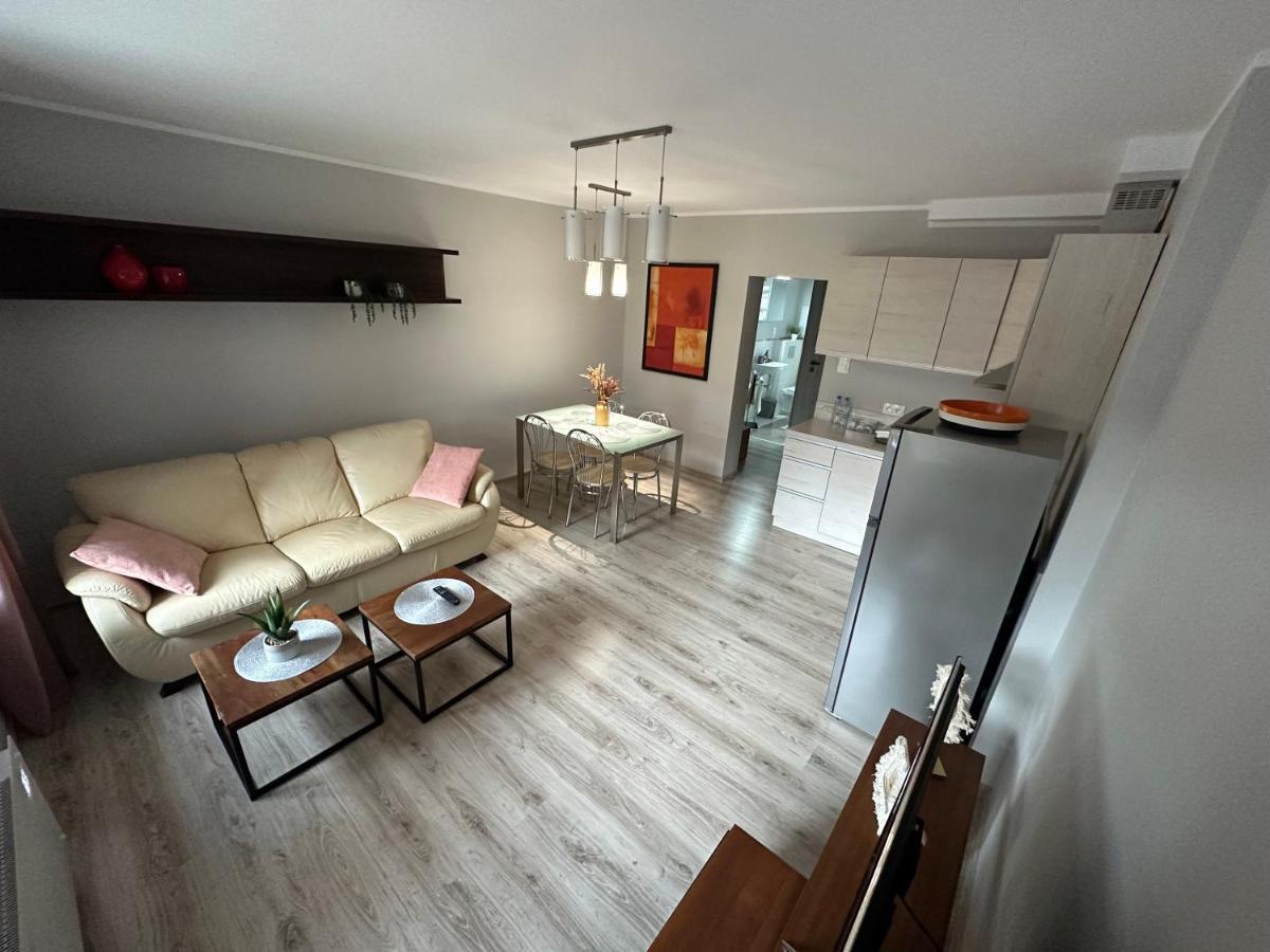 Apartament Przy Cieplickich Tezniach Jelenia Gora Exterior photo