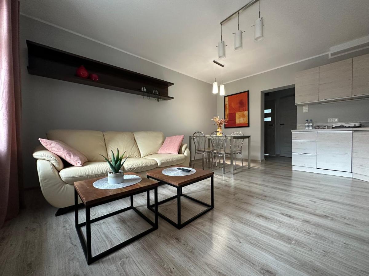 Apartament Przy Cieplickich Tezniach Jelenia Gora Exterior photo