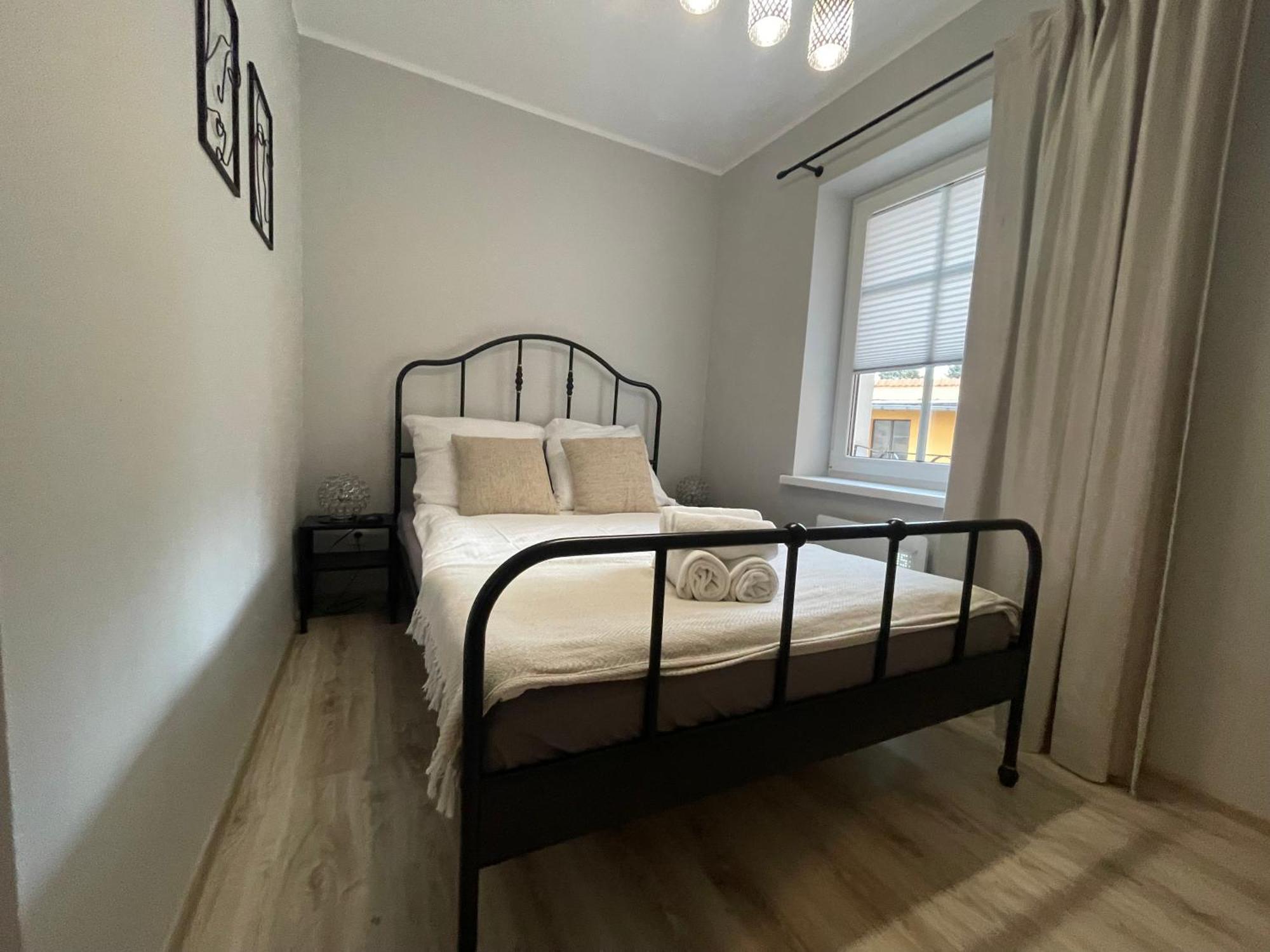 Apartament Przy Cieplickich Tezniach Jelenia Gora Exterior photo