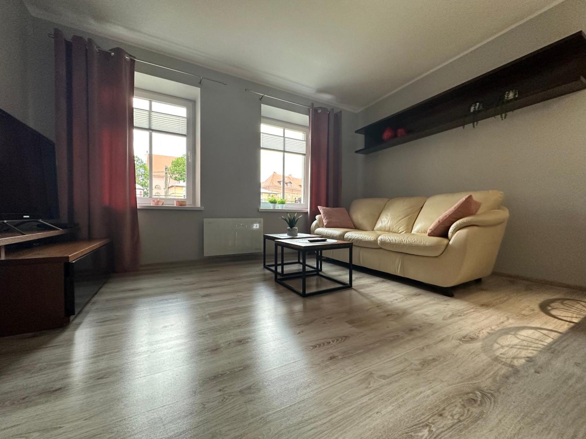 Apartament Przy Cieplickich Tezniach Jelenia Gora Exterior photo